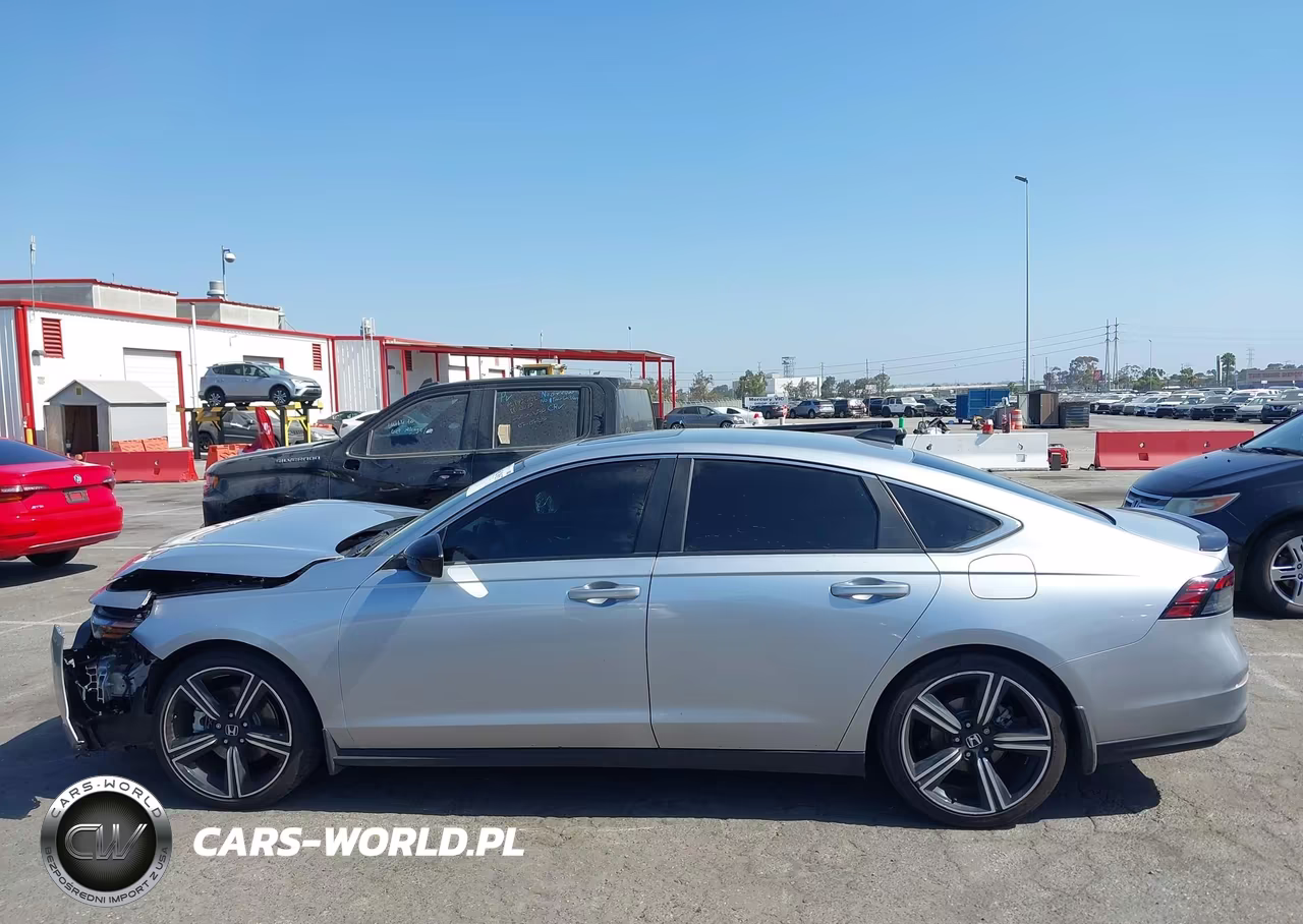2025 Honda Accord Hybrid Sport VIN:1HGCY2F51SA051011 - 14