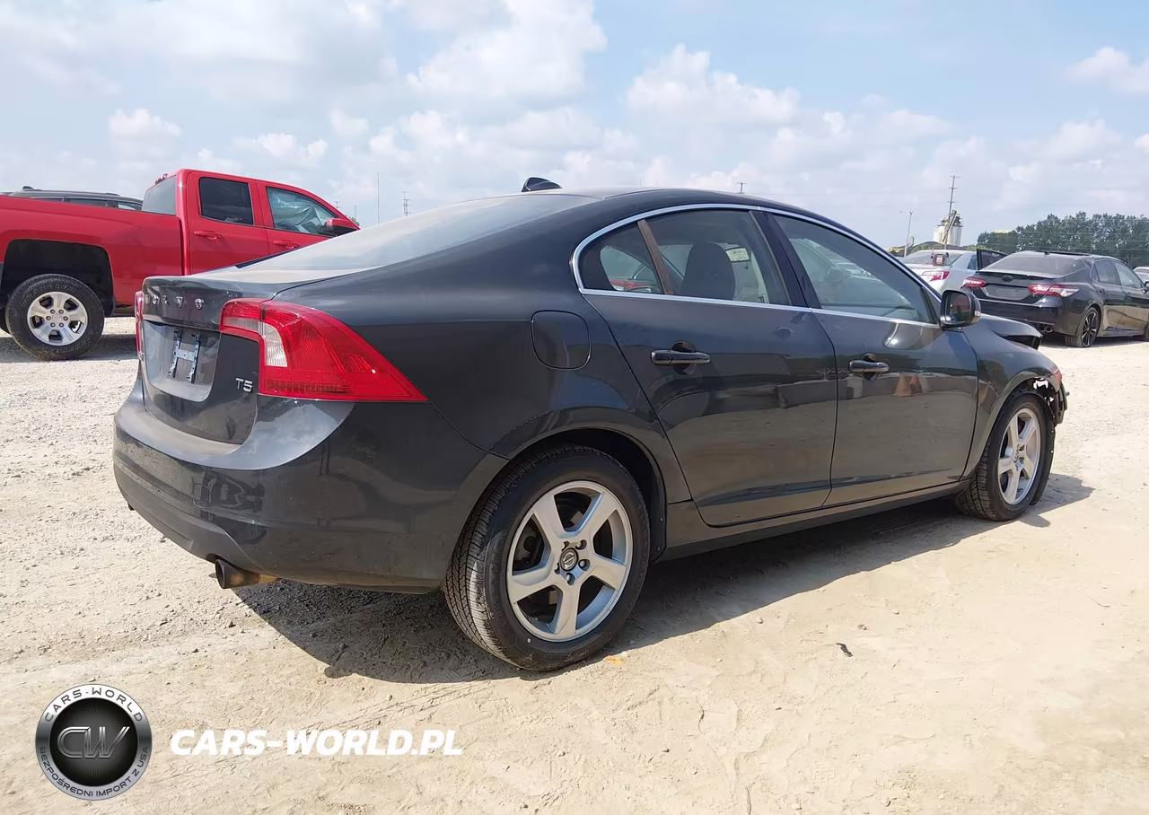 2013 Volvo S60 T5 VIN:YV1612FS5D2203420 - 4