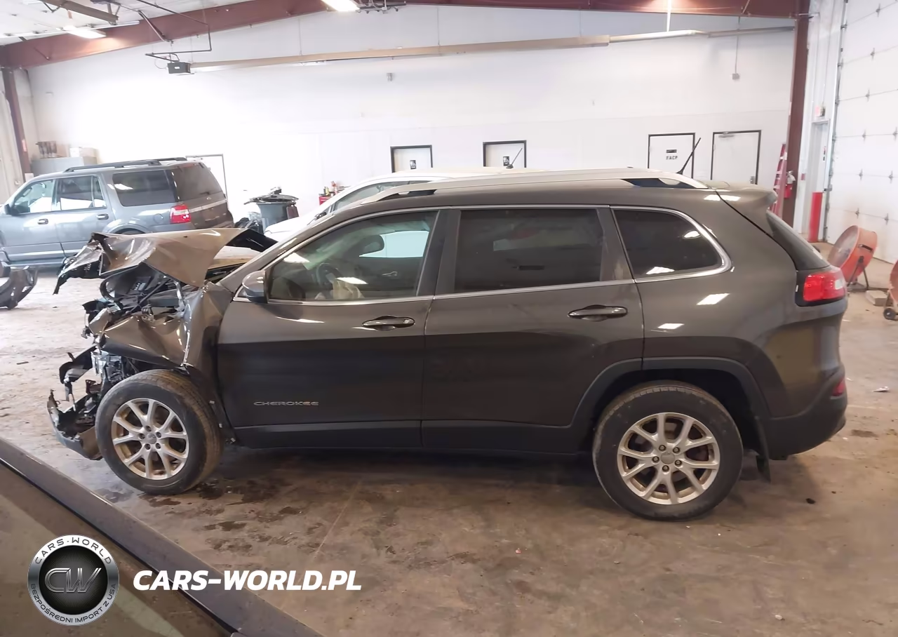 2015 Jeep Cherokee Latitude VIN:1C4PJMCS0FW550983 - 14