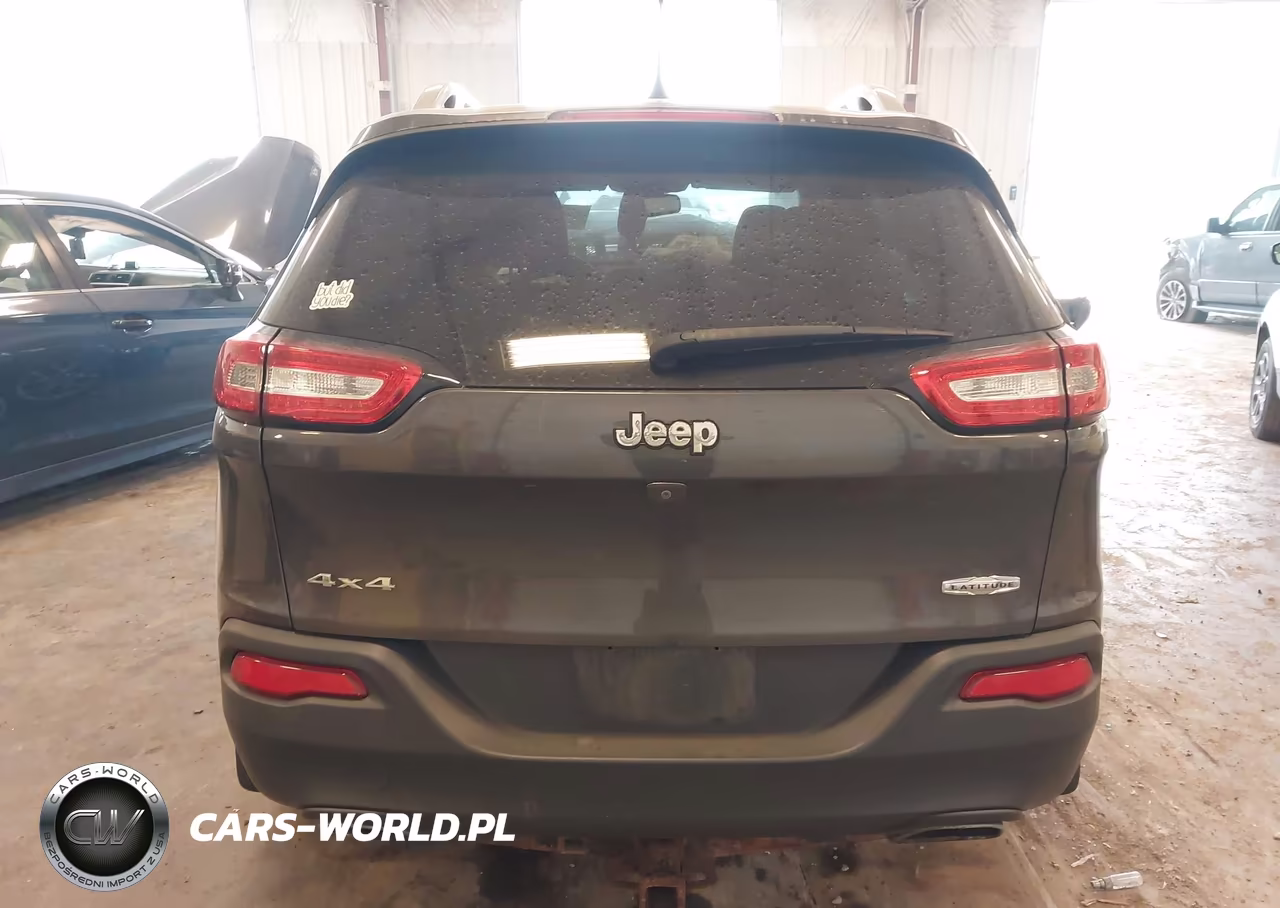 2015 Jeep Cherokee Latitude VIN:1C4PJMCS0FW550983 - 16