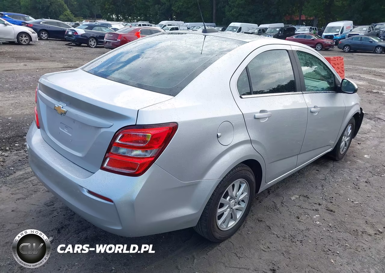 2020 Chevrolet Sonic Fwd Lt VIN:1G1JD5SB9L4121992 - 4