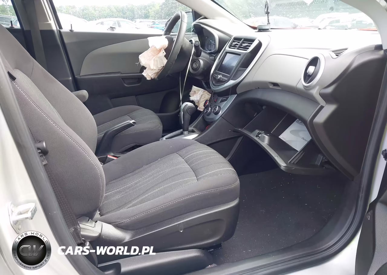 2020 Chevrolet Sonic Fwd Lt VIN:1G1JD5SB9L4121992 - 5
