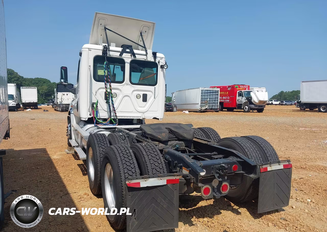 2016 Freightliner Cascadia 125 VIN:3AKJGED56GSHT8851 - 3