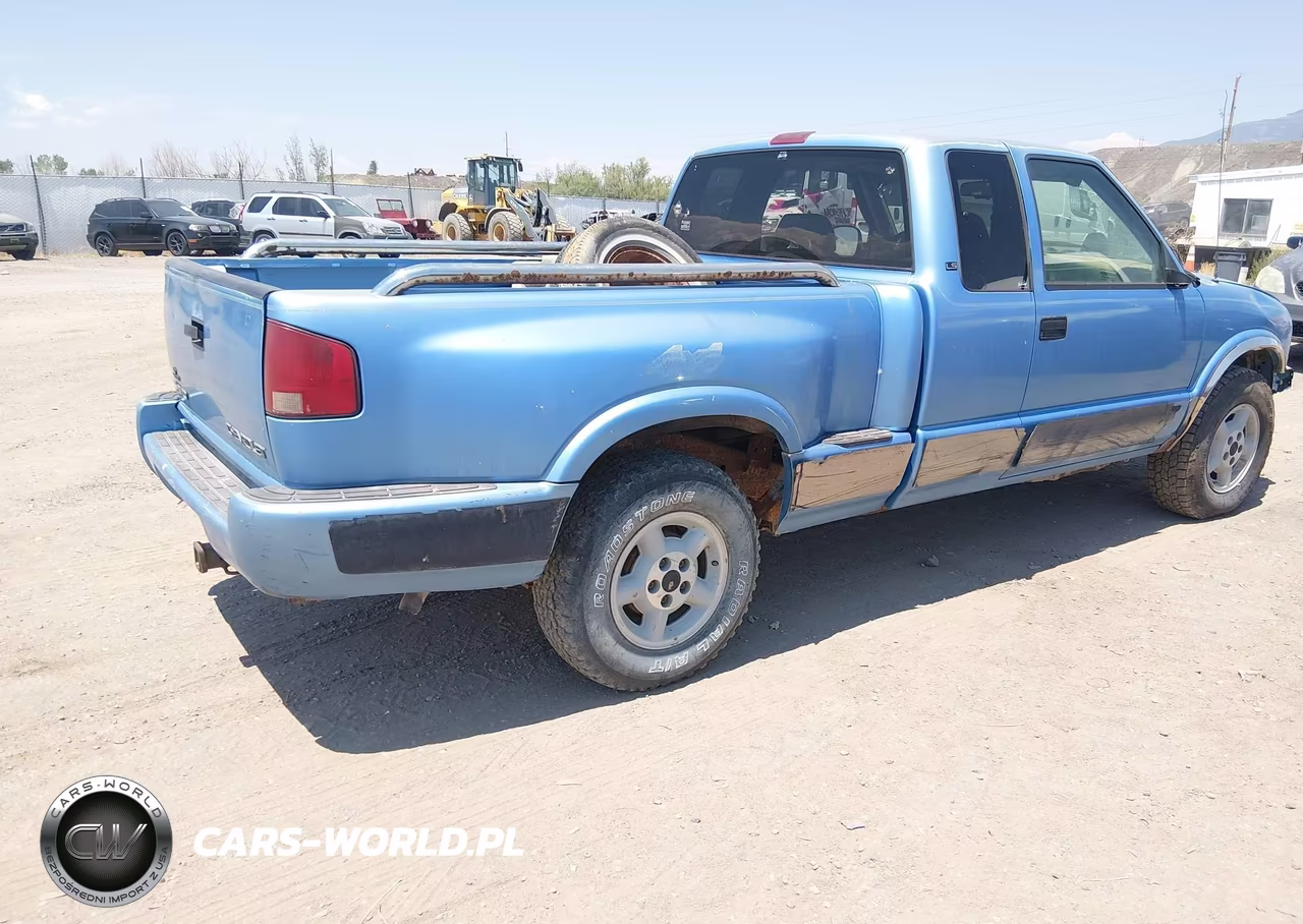 1996 Chevrolet S Truck S10 VIN:1GCDT19W6T8225678 - 4