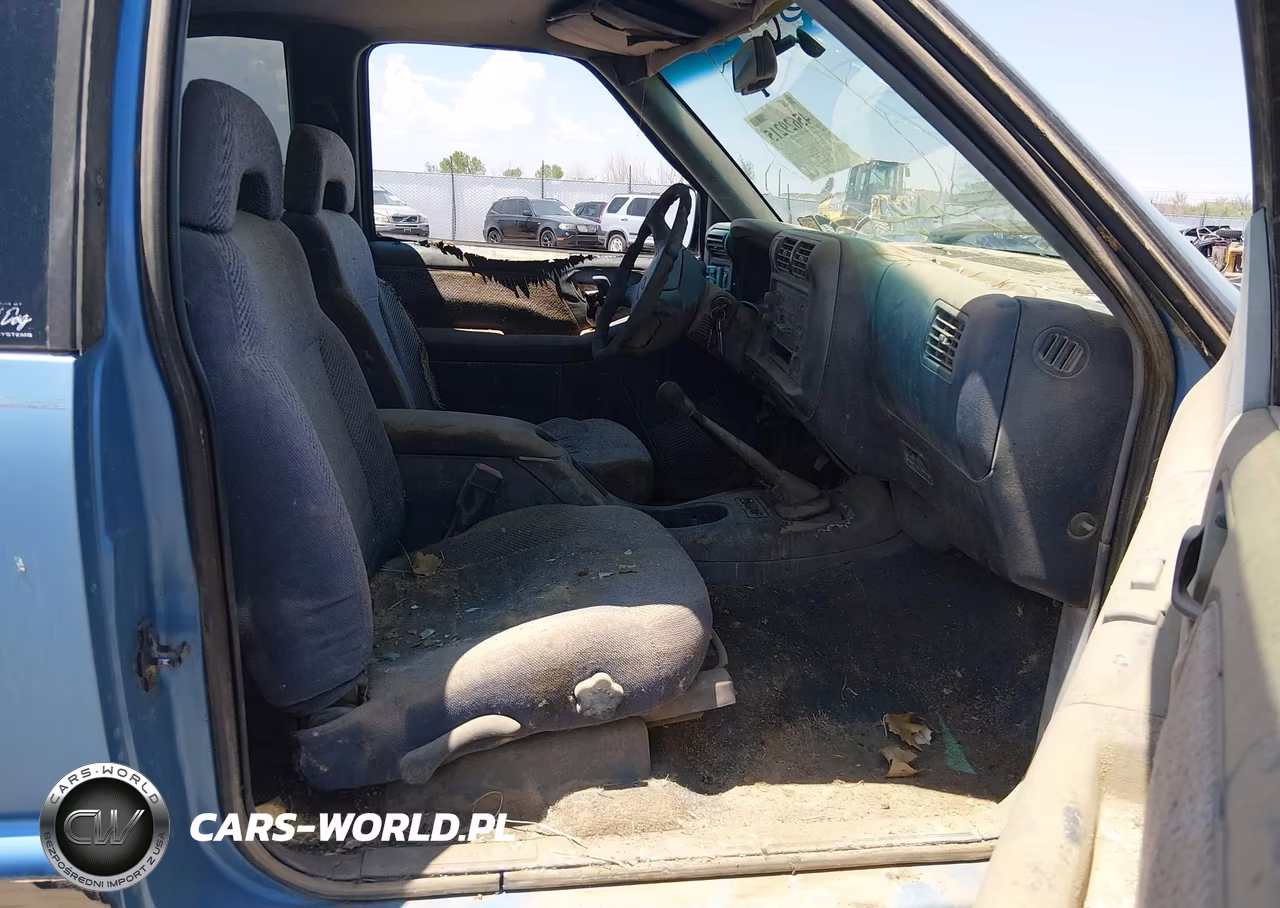 1996 Chevrolet S Truck S10 VIN:1GCDT19W6T8225678 - 5