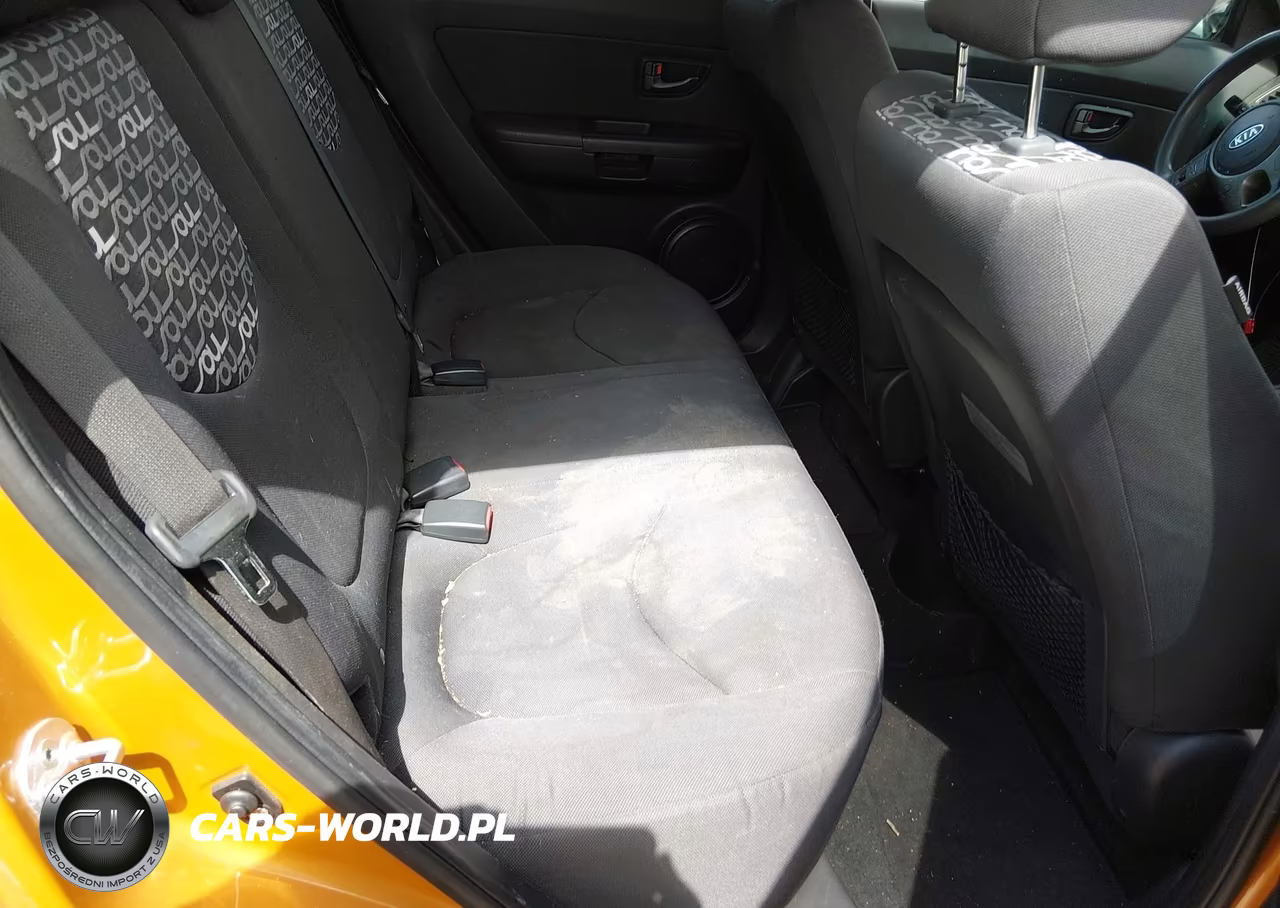 2011 Kia Soul + VIN:KNDJT2A2XB7299160 - 8
