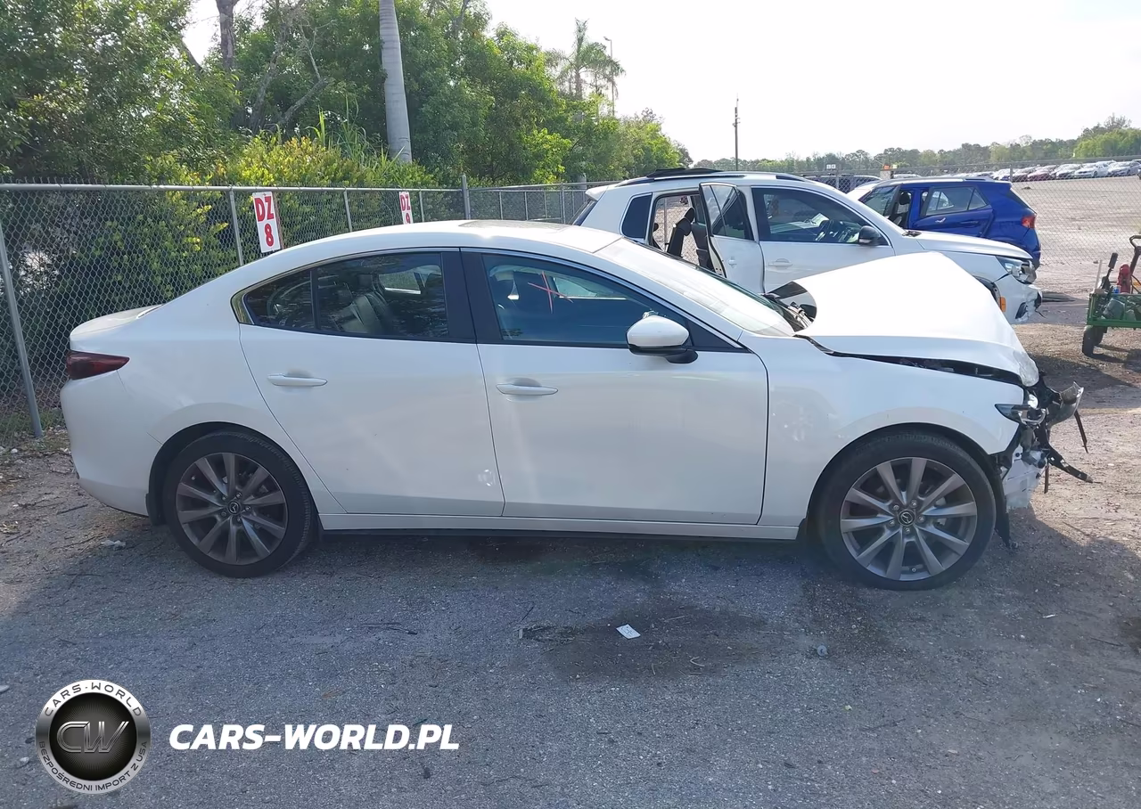 2023 Mazda Mazda3 2.5 S Preferred VIN:3MZBPACM1PM379846 - 13