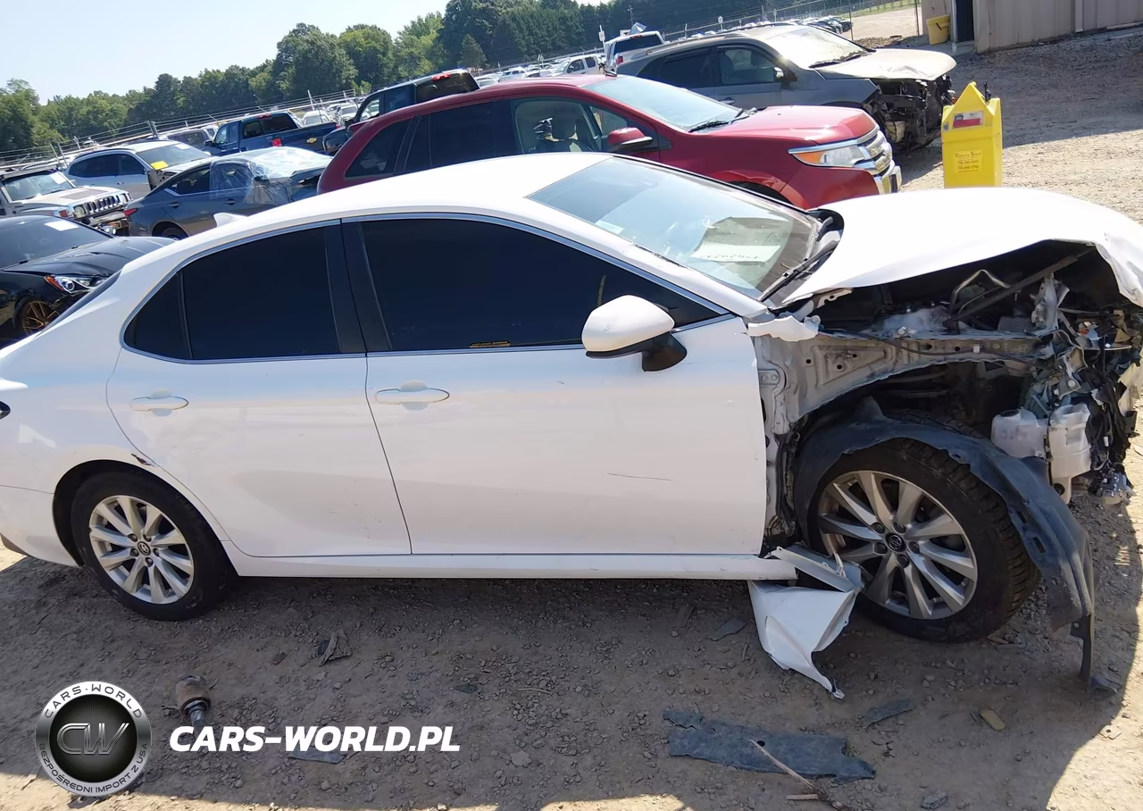 2020 Toyota Camry Le VIN:4T1C11AK5LU933529 - 14