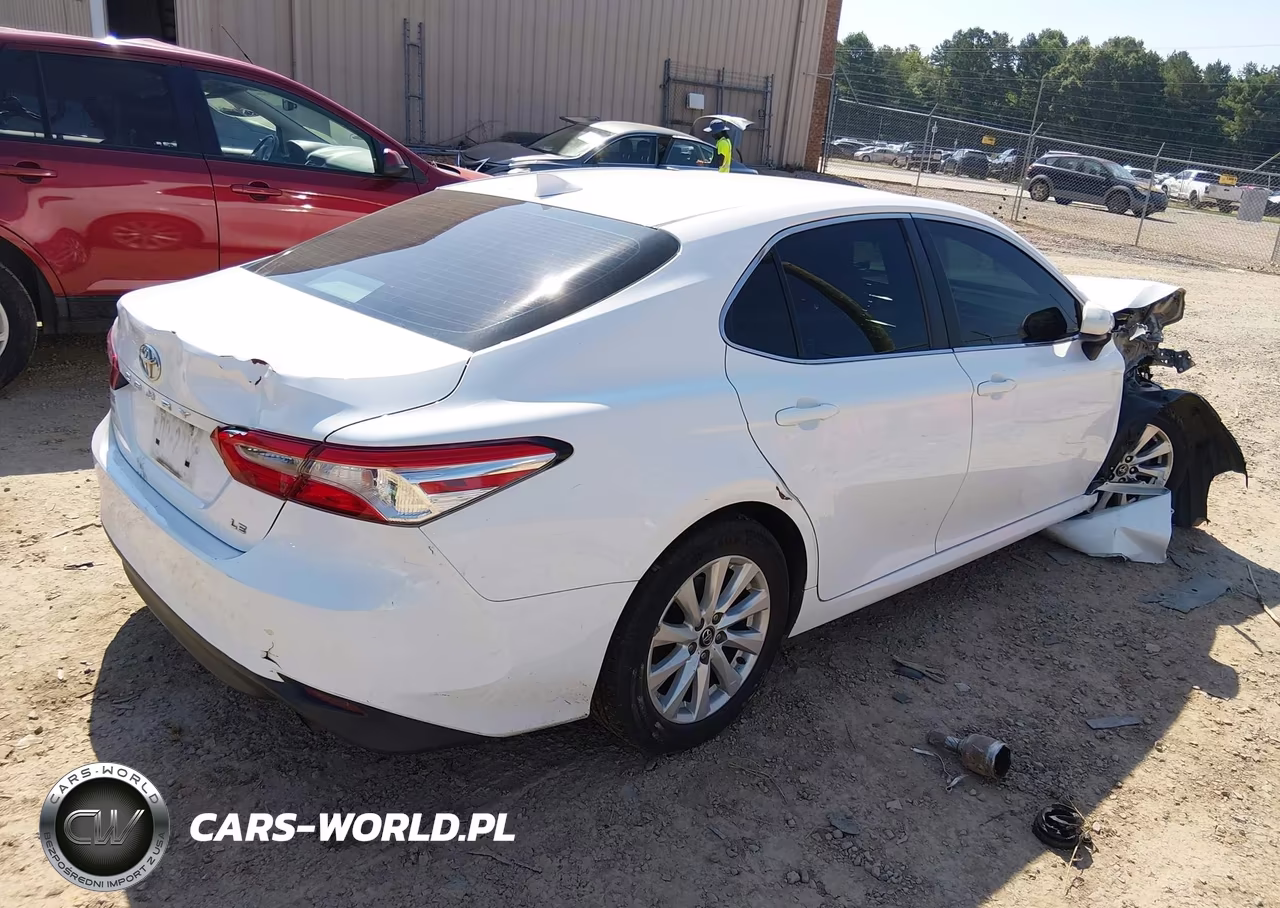 2020 Toyota Camry Le VIN:4T1C11AK5LU933529 - 4
