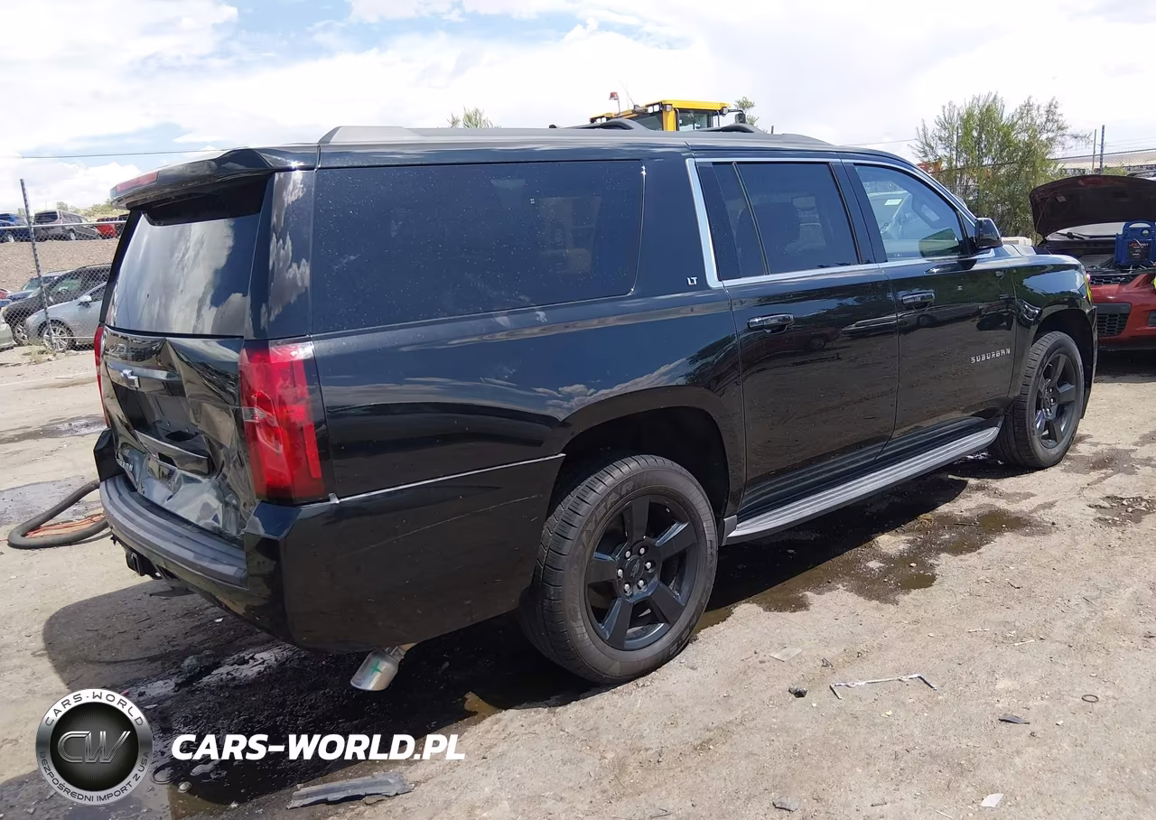 2018 Chevrolet Suburban Lt VIN:1GNSCHKC1JR308160 - 4