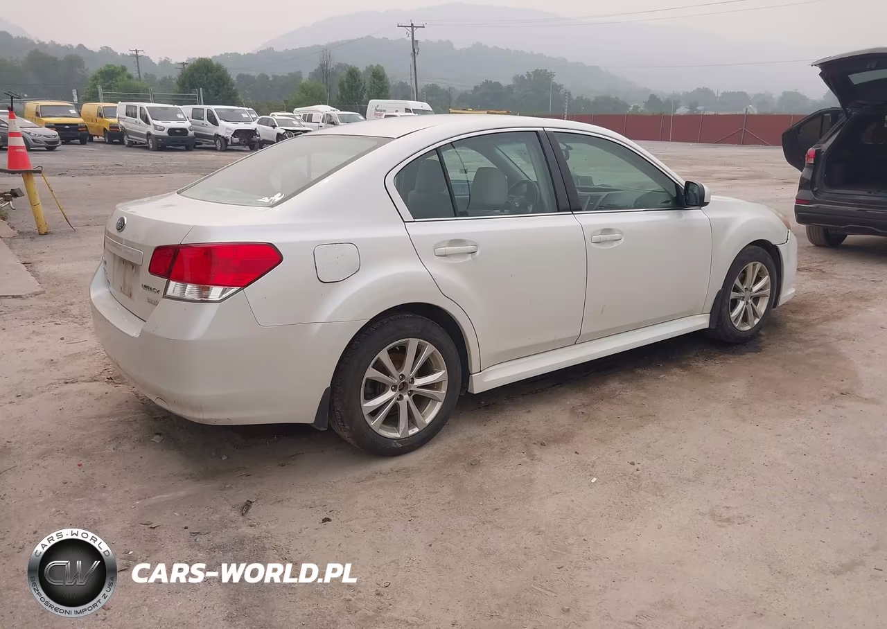 2013 Subaru Legacy 2.5I Premium VIN:4S3BMBC60D3017040 - 4