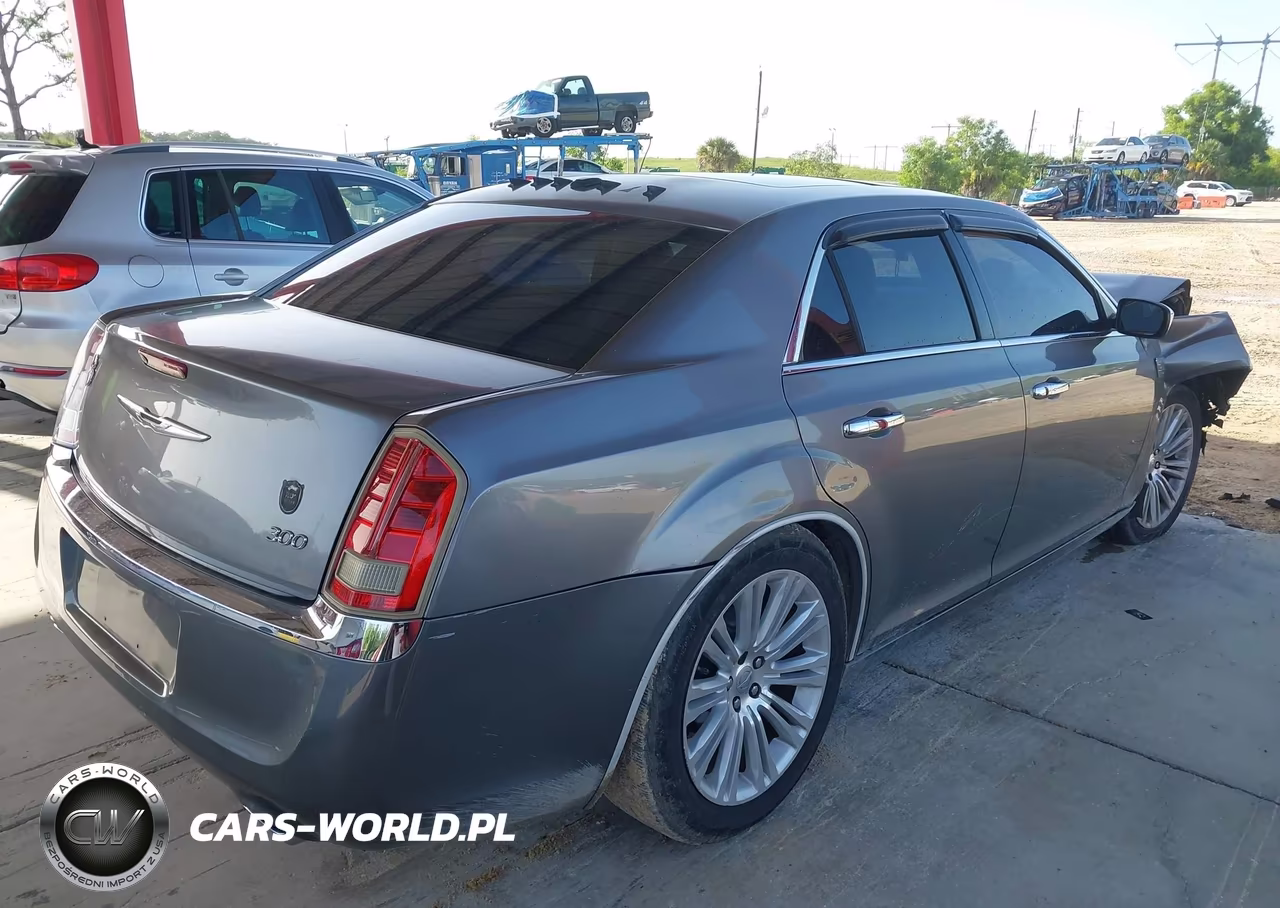 2011 Chrysler 300 Limited VIN:2C3CA5CG7BH560763 - 4