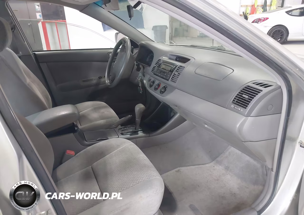 2004 Toyota Camry Le VIN:4T1BE32K44U938104 - 5