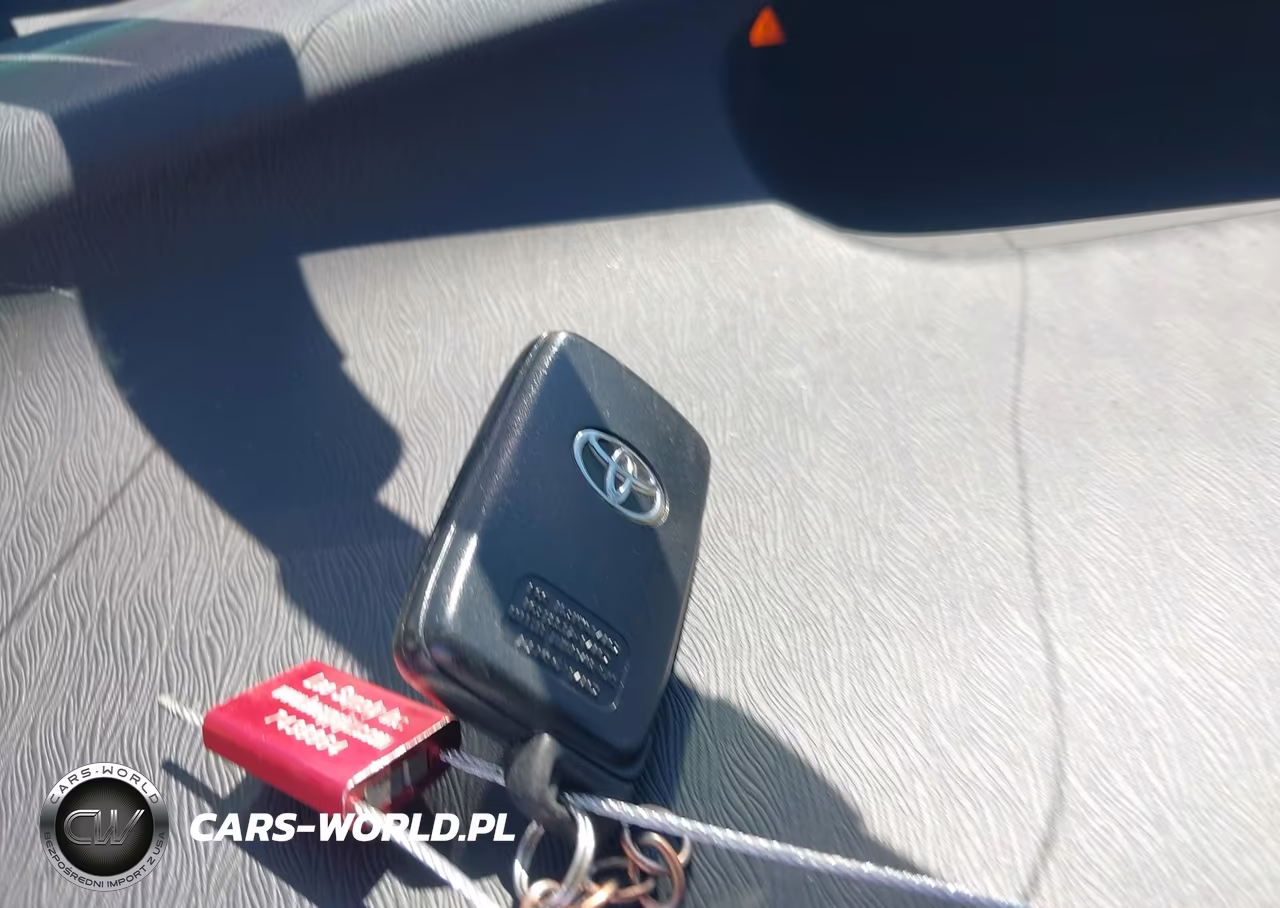 2011 Toyota Prius Three VIN:JTDKN3DU4B0275804 - 11