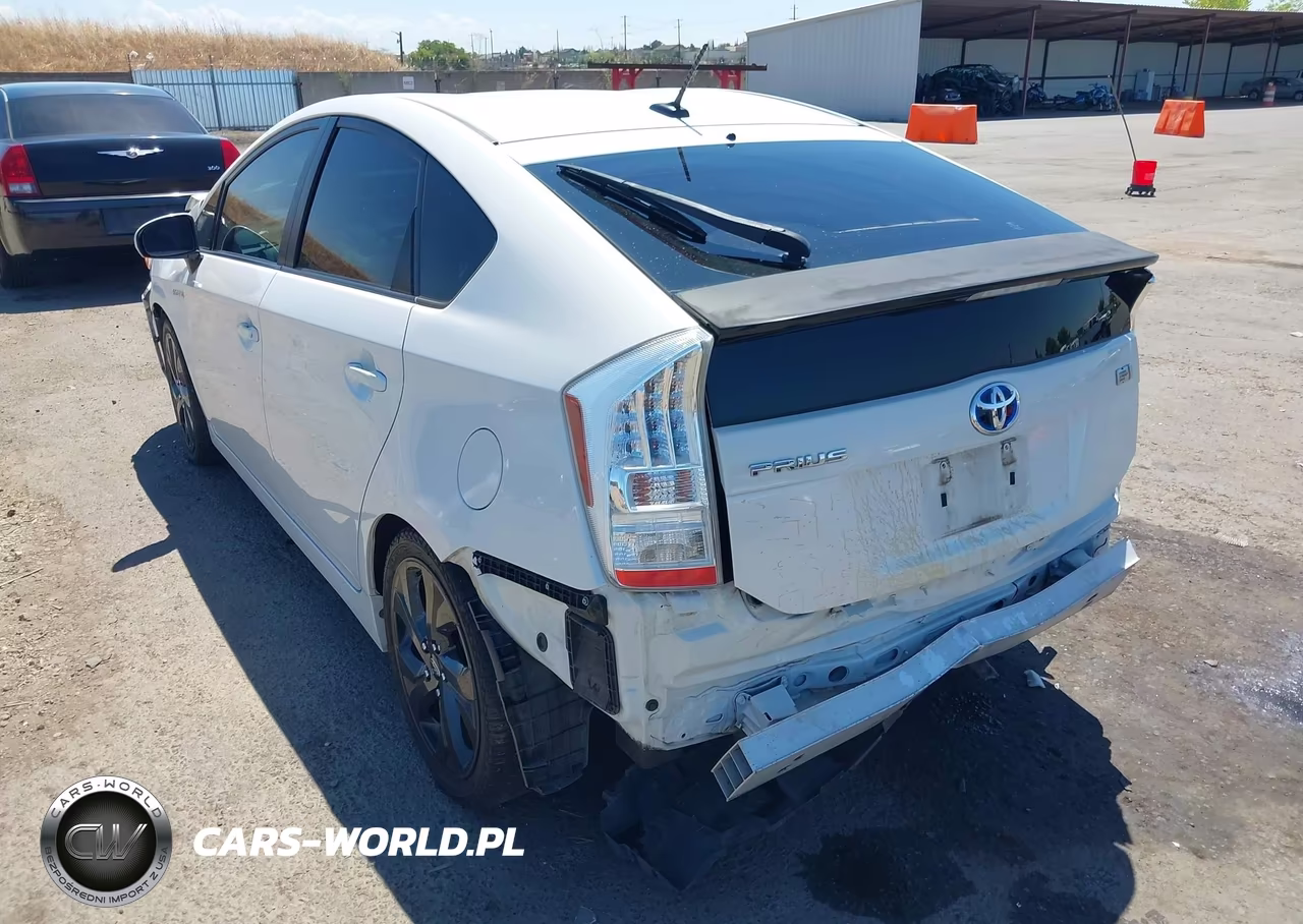 2011 Toyota Prius Three VIN:JTDKN3DU4B0275804 - 3