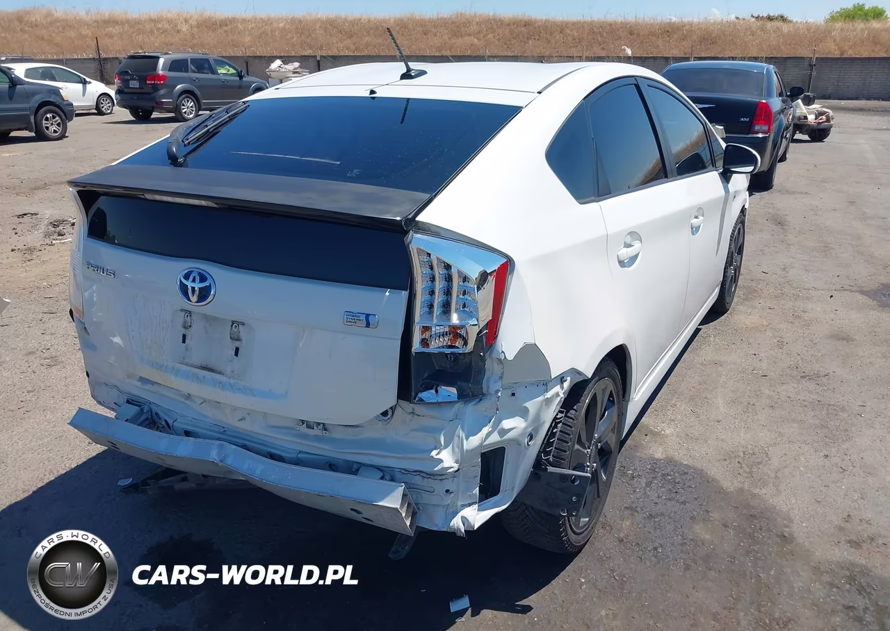 2011 Toyota Prius Three VIN:JTDKN3DU4B0275804 - 4