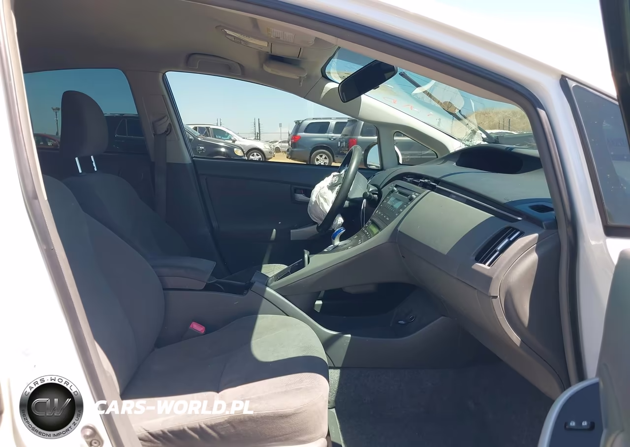 2011 Toyota Prius Three VIN:JTDKN3DU4B0275804 - 5