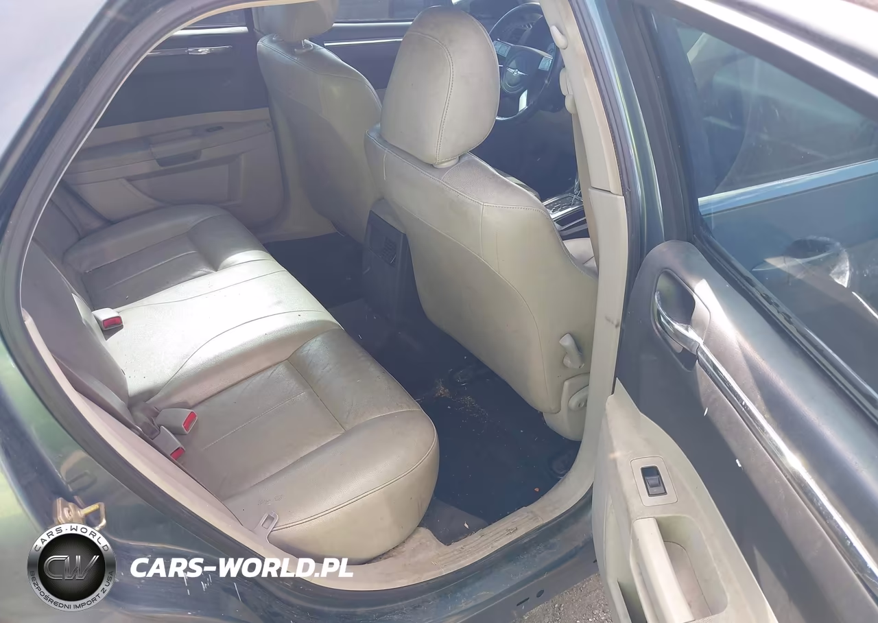 2005 Chrysler 300 Touring VIN:2C3JA53G35H625989 - 8