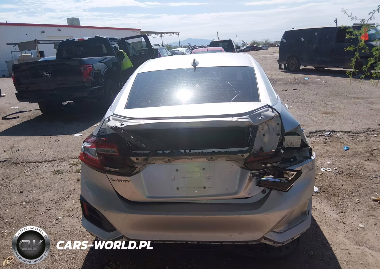 2018 Honda Clarity Plug-In Hybrid Touring VIN:JHMZC5F38JC005507 - 16