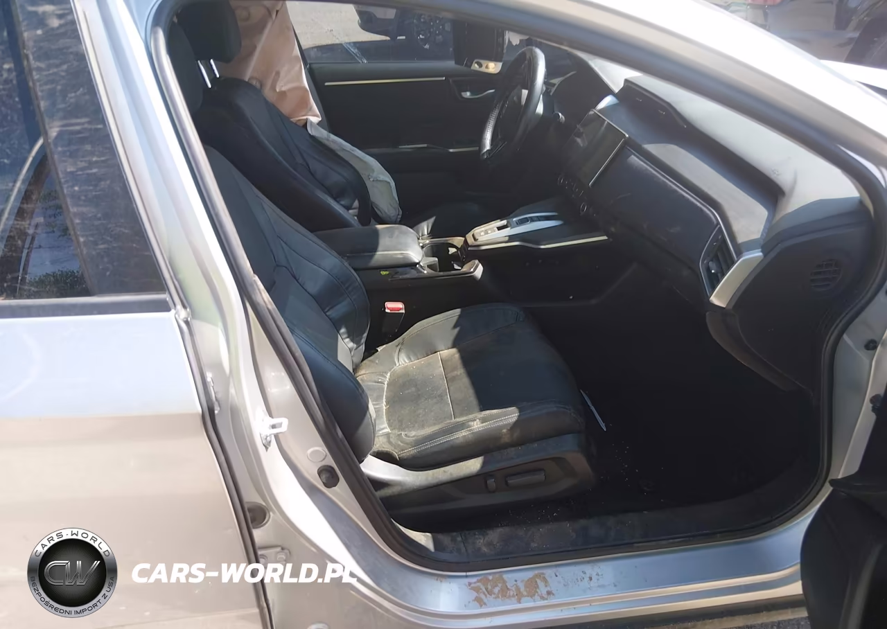 2018 Honda Clarity Plug-In Hybrid Touring VIN:JHMZC5F38JC005507 - 5