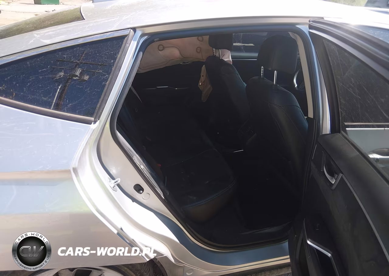 2018 Honda Clarity Plug-In Hybrid Touring VIN:JHMZC5F38JC005507 - 8