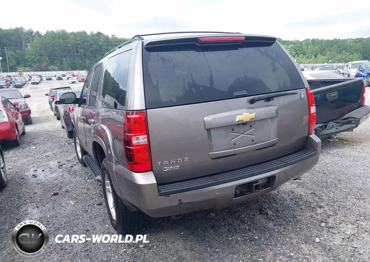 2013 Chevrolet Tahoe Lt VIN:1GNSCBE03DR325738 - 3