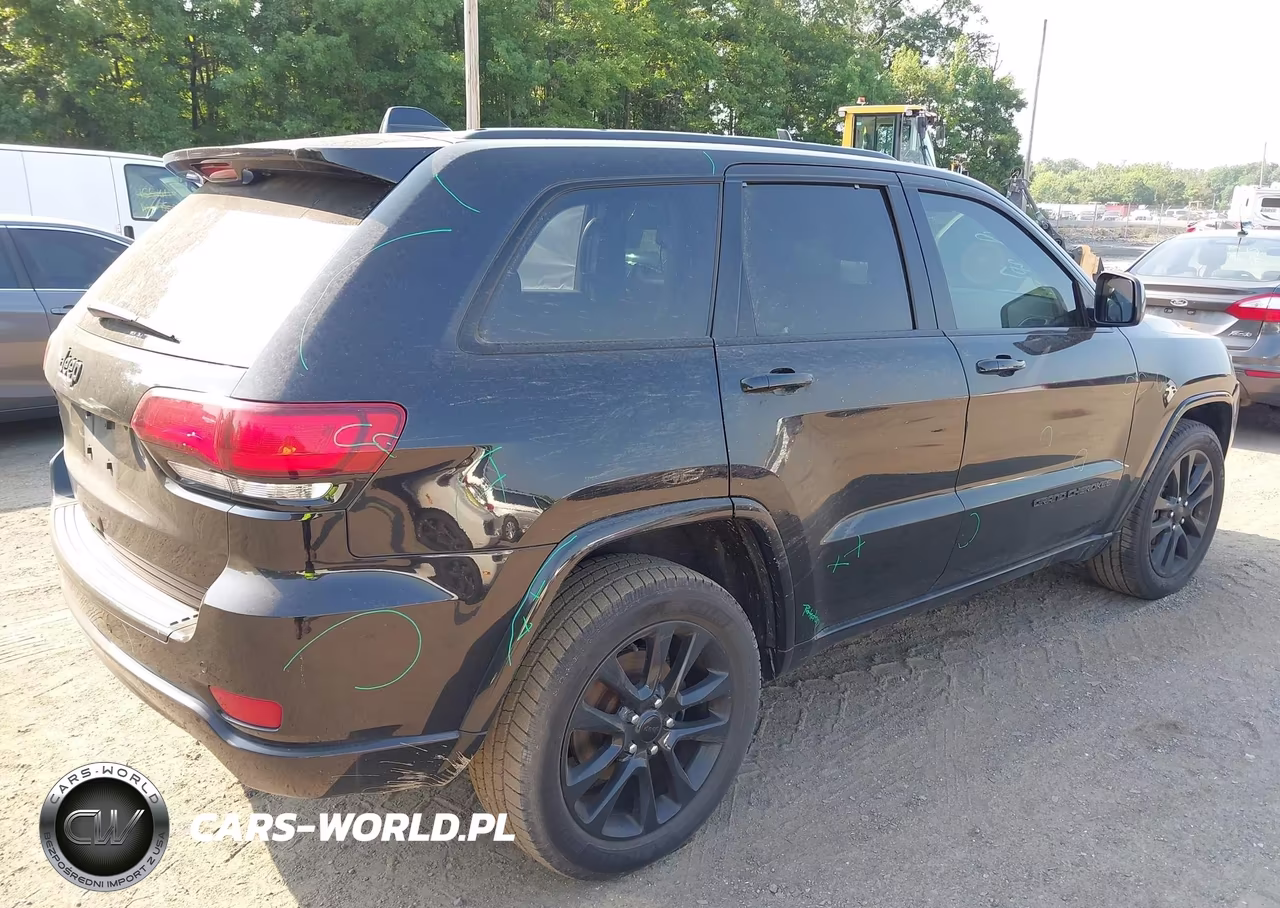 2017 Jeep Grand Cherokee Altitude VIN:1C4RJFAG5HC892307 - 4