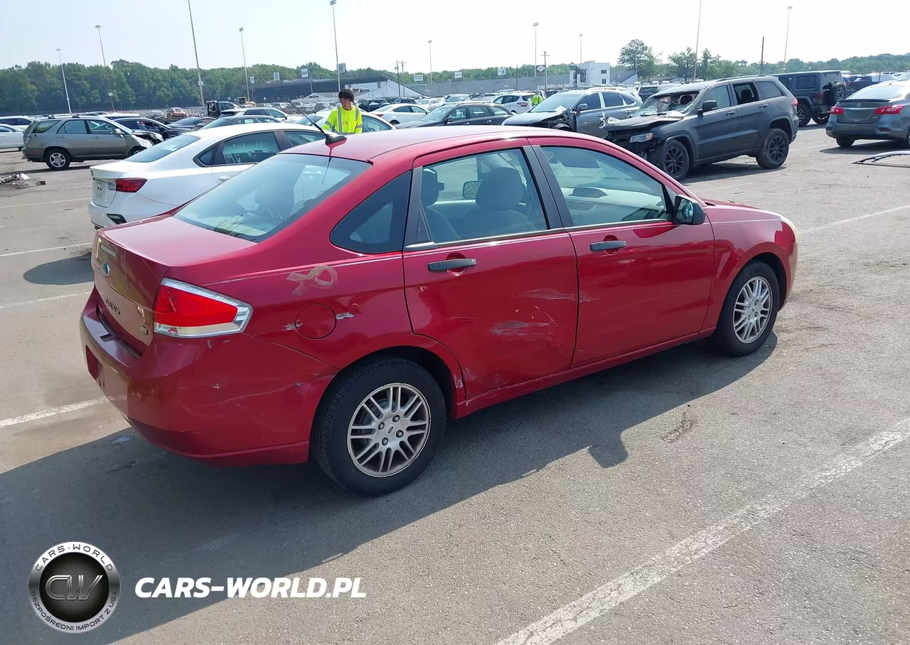 2010 Ford Focus Se VIN:1FAHP3FNXAW192244 - 4