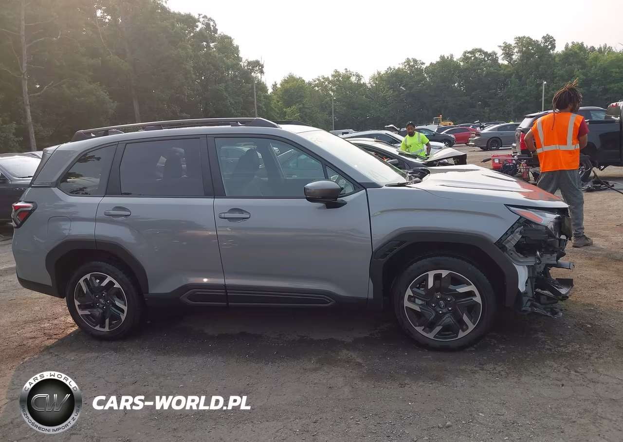 2025 Subaru Forester Limited VIN:JF2SLDRC0SH602052 - 13