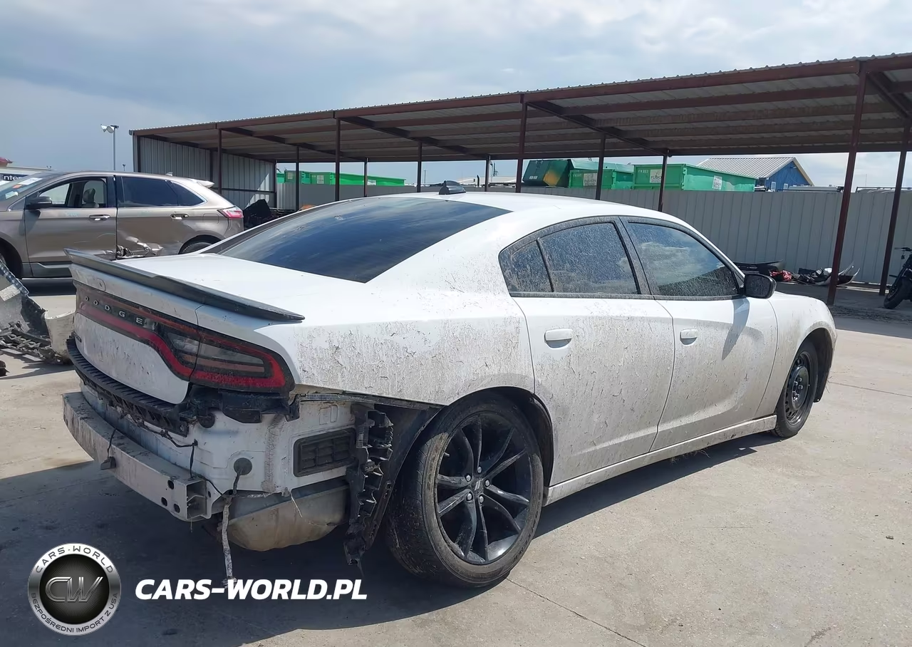 2018 Dodge Charger Sxt Rwd VIN:2C3CDXBG8JH135572 - 4