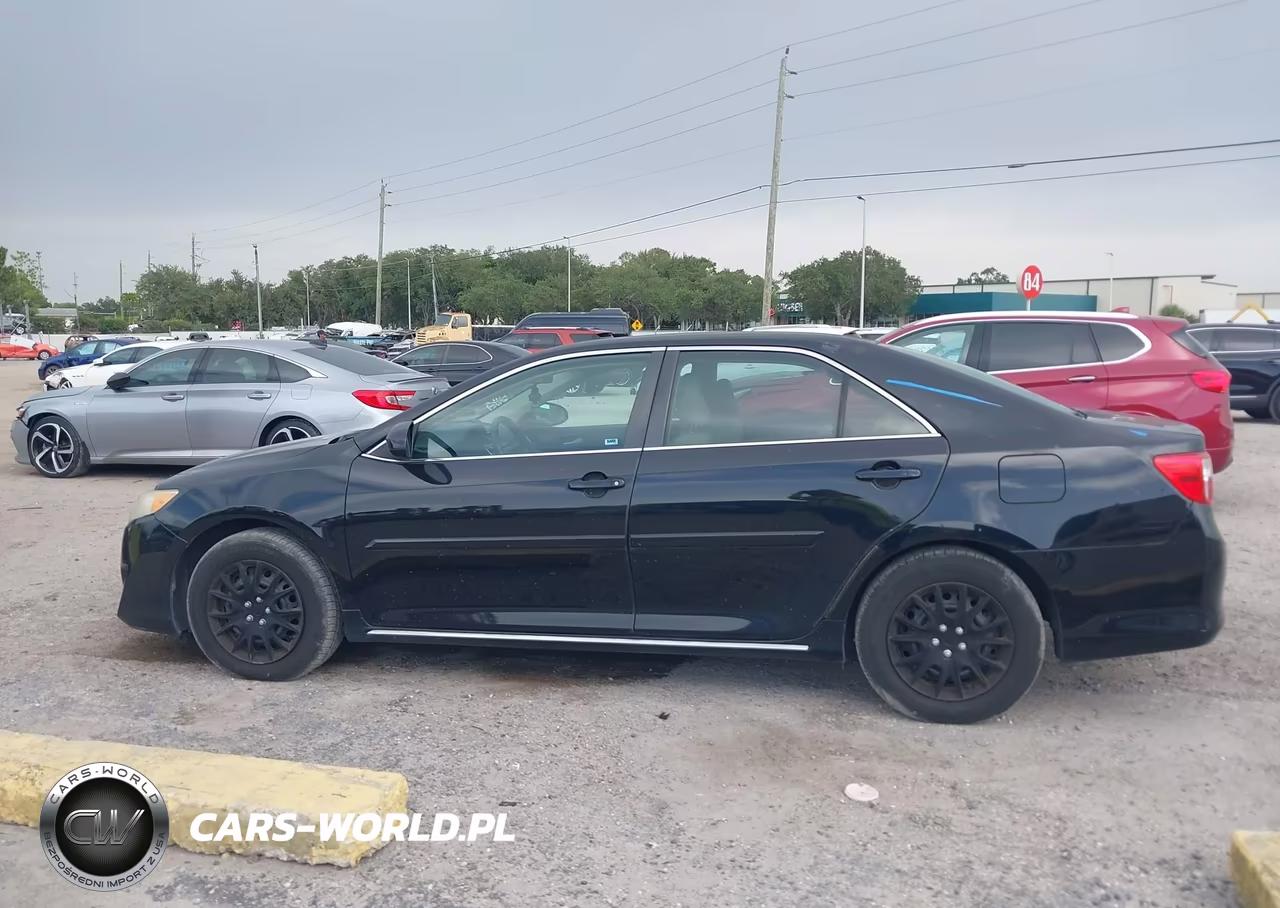 2014 Toyota Camry Le VIN:4T1BF1FKXEU432046 - 14