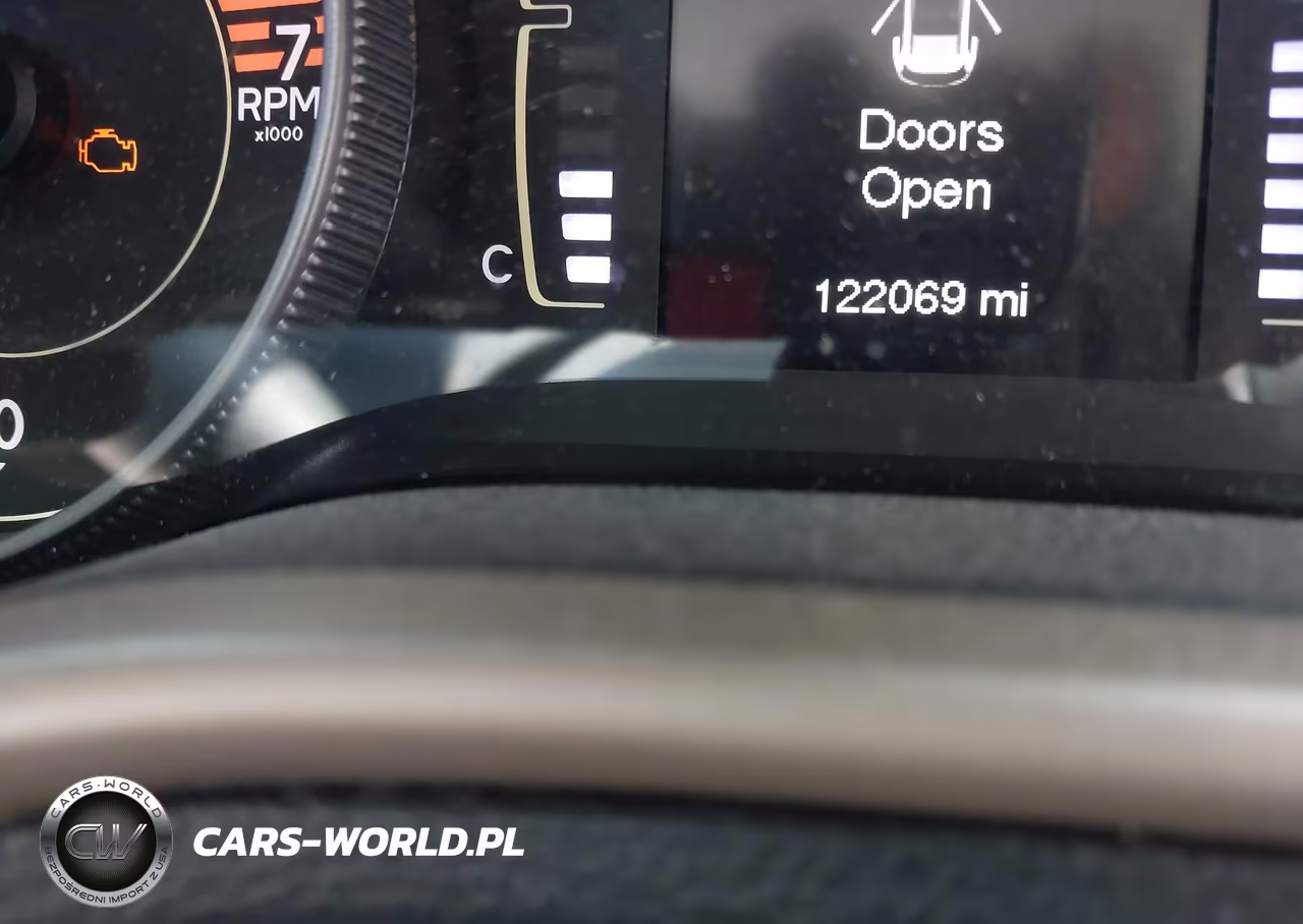 2018 Jeep Cherokee Latitude Fwd VIN:1C4PJLCB0JD616141 - 16
