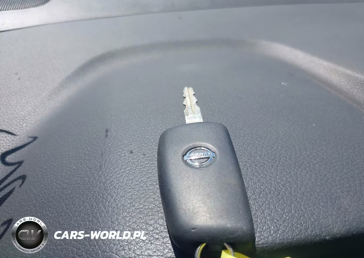 2018 Nissan Rogue Sport S VIN:JN1BJ1CR2JW281080 - 11