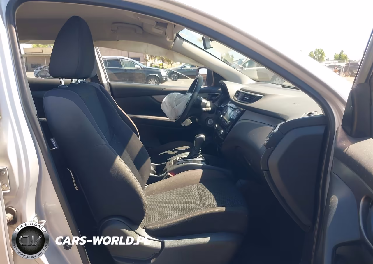 2018 Nissan Rogue Sport S VIN:JN1BJ1CR2JW281080 - 5