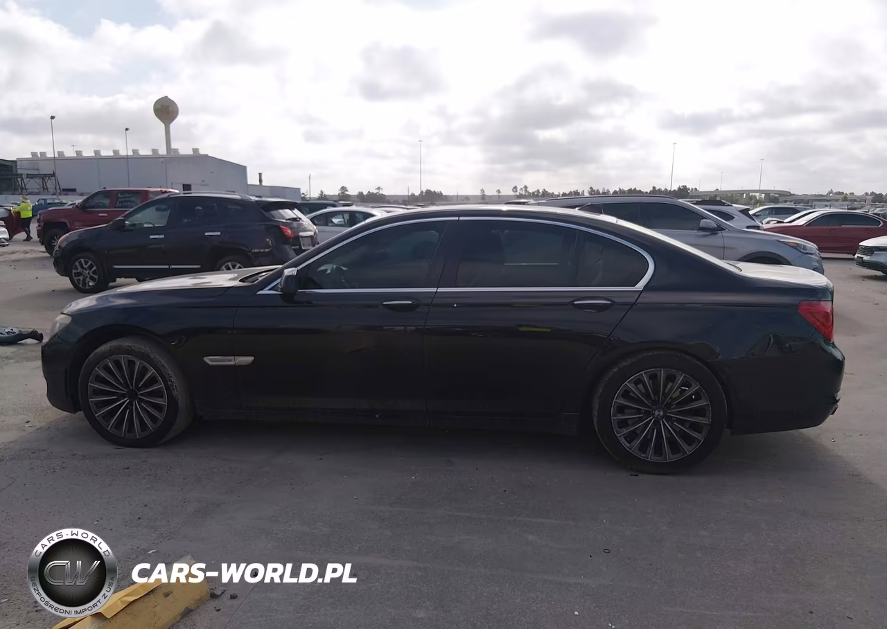 2012 BMW 740I VIN:WBAKA4C58CDS99297 - 14