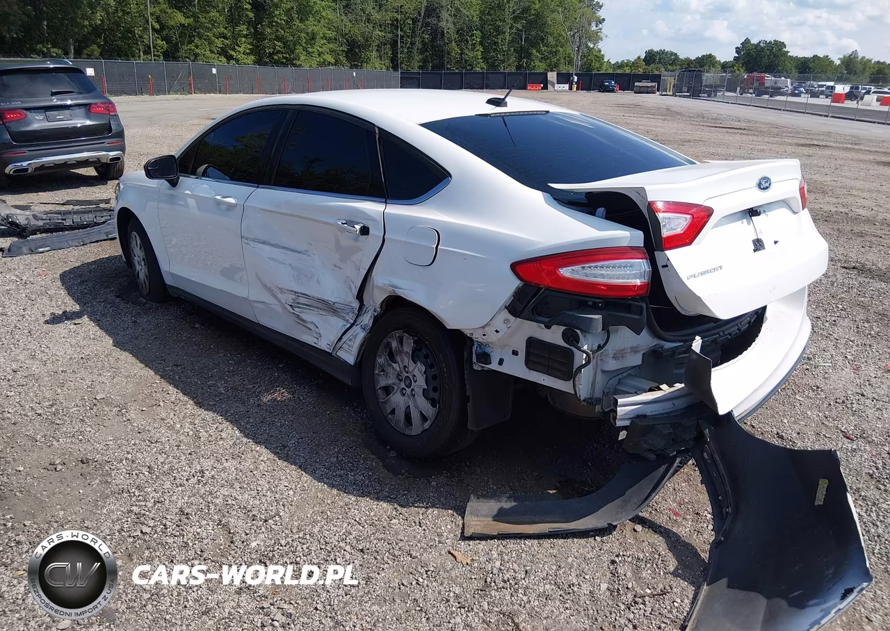2013 Ford Fusion S VIN:3FA6P0G76DR275246 - 3