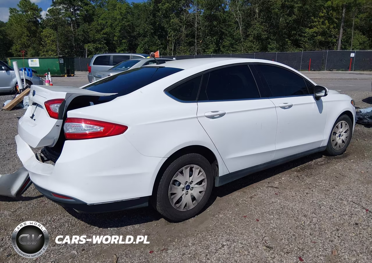 2013 Ford Fusion S VIN:3FA6P0G76DR275246 - 4