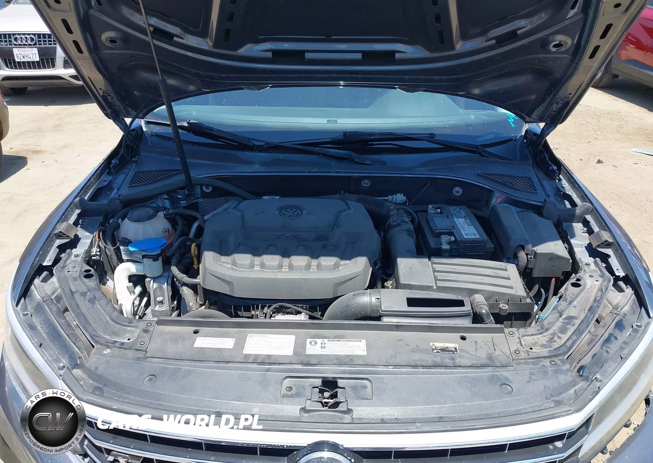 2018 Volkswagen Passat 2.0T R-Line-2.0T S VIN:1VWAA7A34JC010725 - 10