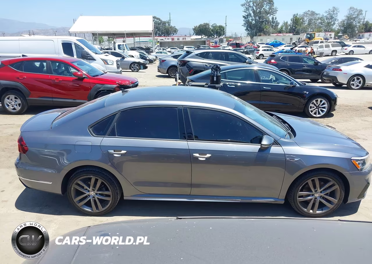 2018 Volkswagen Passat 2.0T R-Line-2.0T S VIN:1VWAA7A34JC010725 - 13