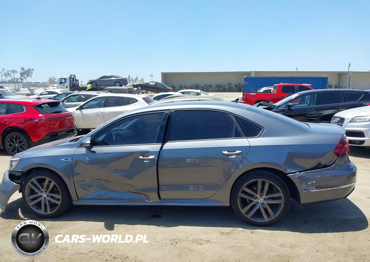 2018 Volkswagen Passat 2.0T R-Line-2.0T S VIN:1VWAA7A34JC010725 - 14