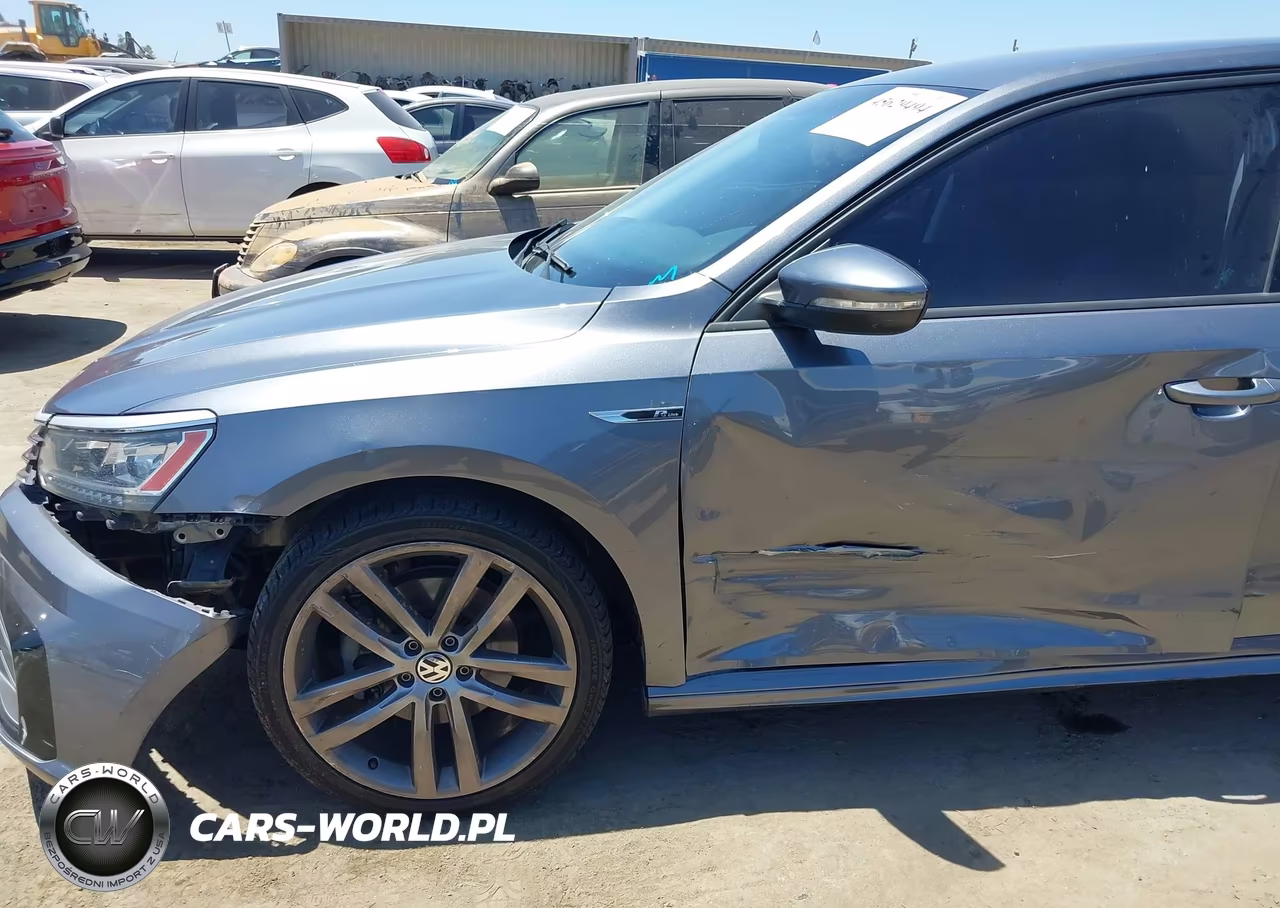 2018 Volkswagen Passat 2.0T R-Line-2.0T S VIN:1VWAA7A34JC010725 - 6