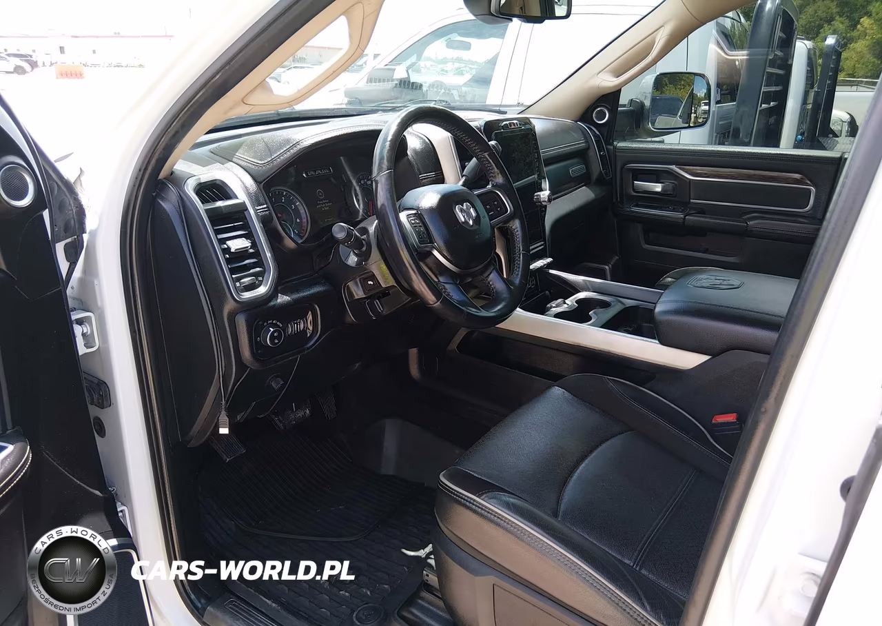 2020 Ram 3500 Laramie VIN:3C63RRJL4LG295028 - 17