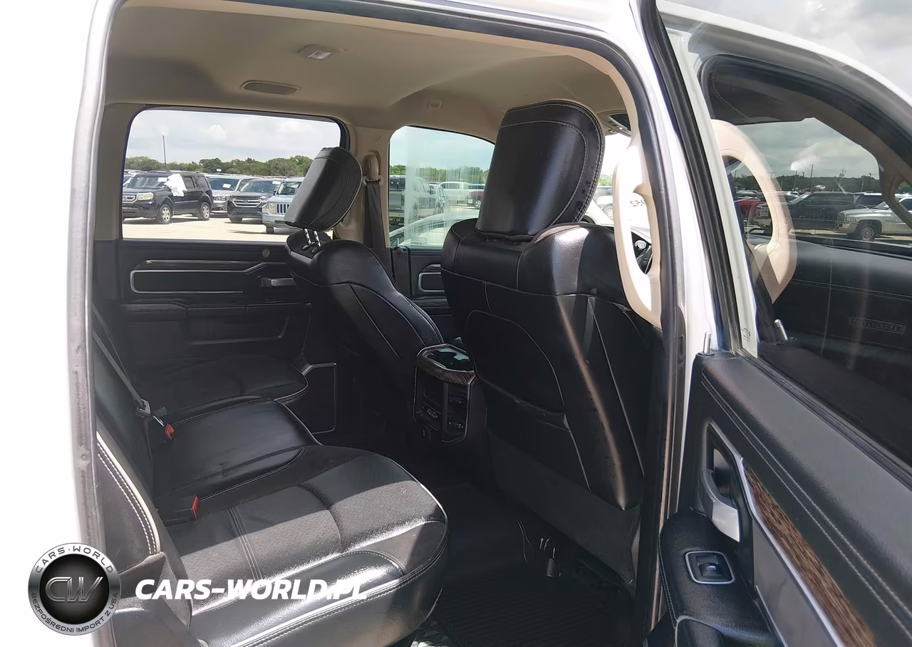2020 Ram 3500 Laramie VIN:3C63RRJL4LG295028 - 6