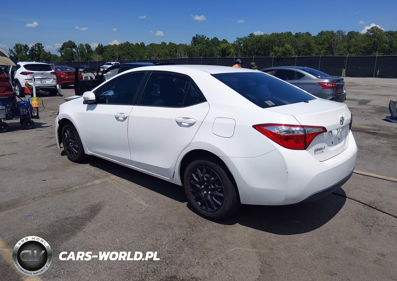2016 Toyota Corolla Le VIN:2T1BURHE6GC614021 - 3
