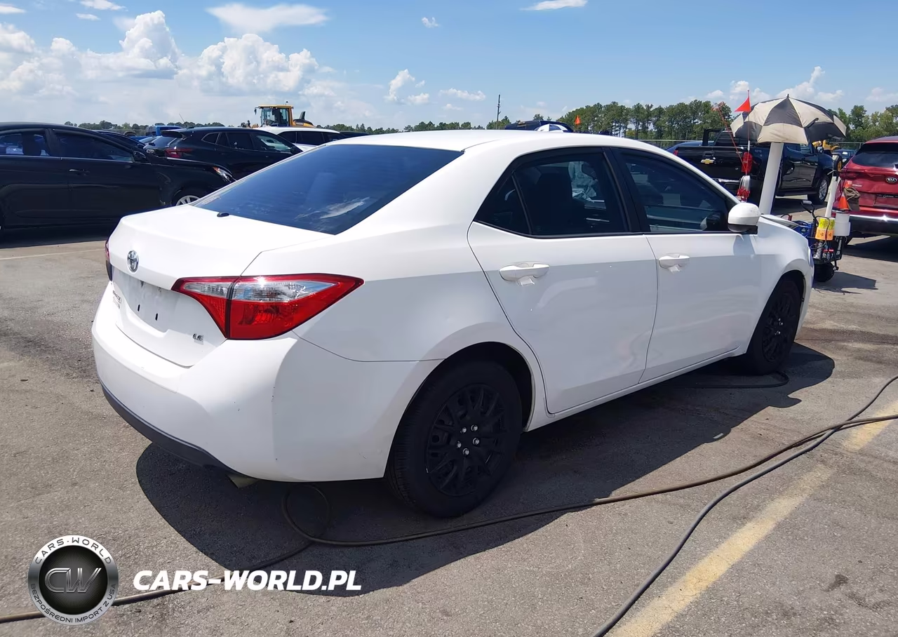 2016 Toyota Corolla Le VIN:2T1BURHE6GC614021 - 4
