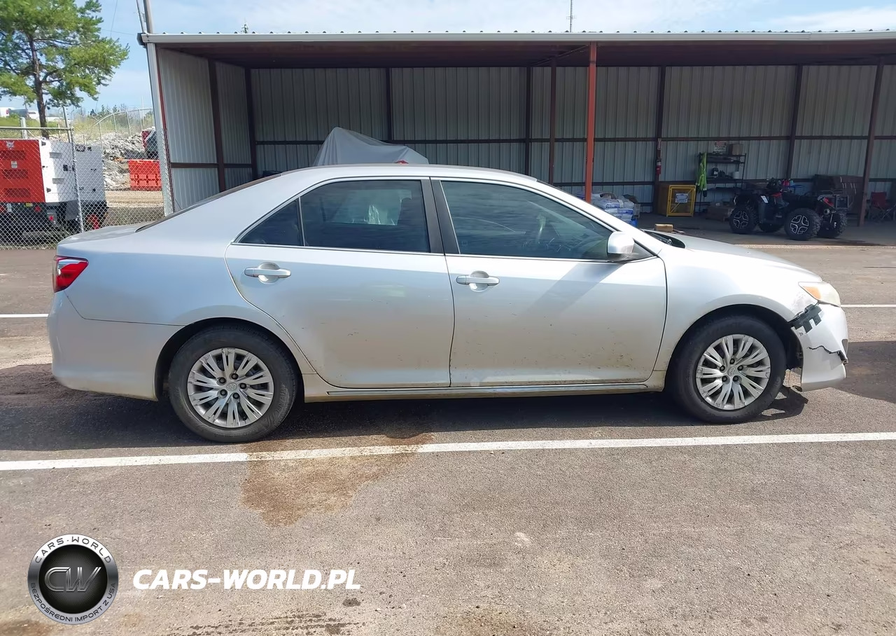 2013 Toyota Camry Le VIN:4T4BF1FK8DR286928 - 13