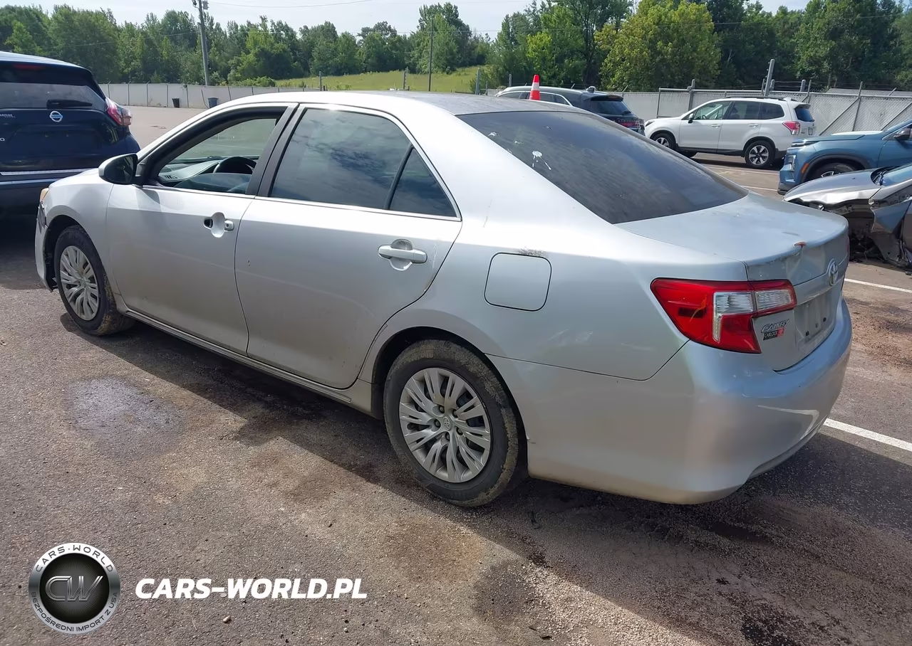 2013 Toyota Camry Le VIN:4T4BF1FK8DR286928 - 3