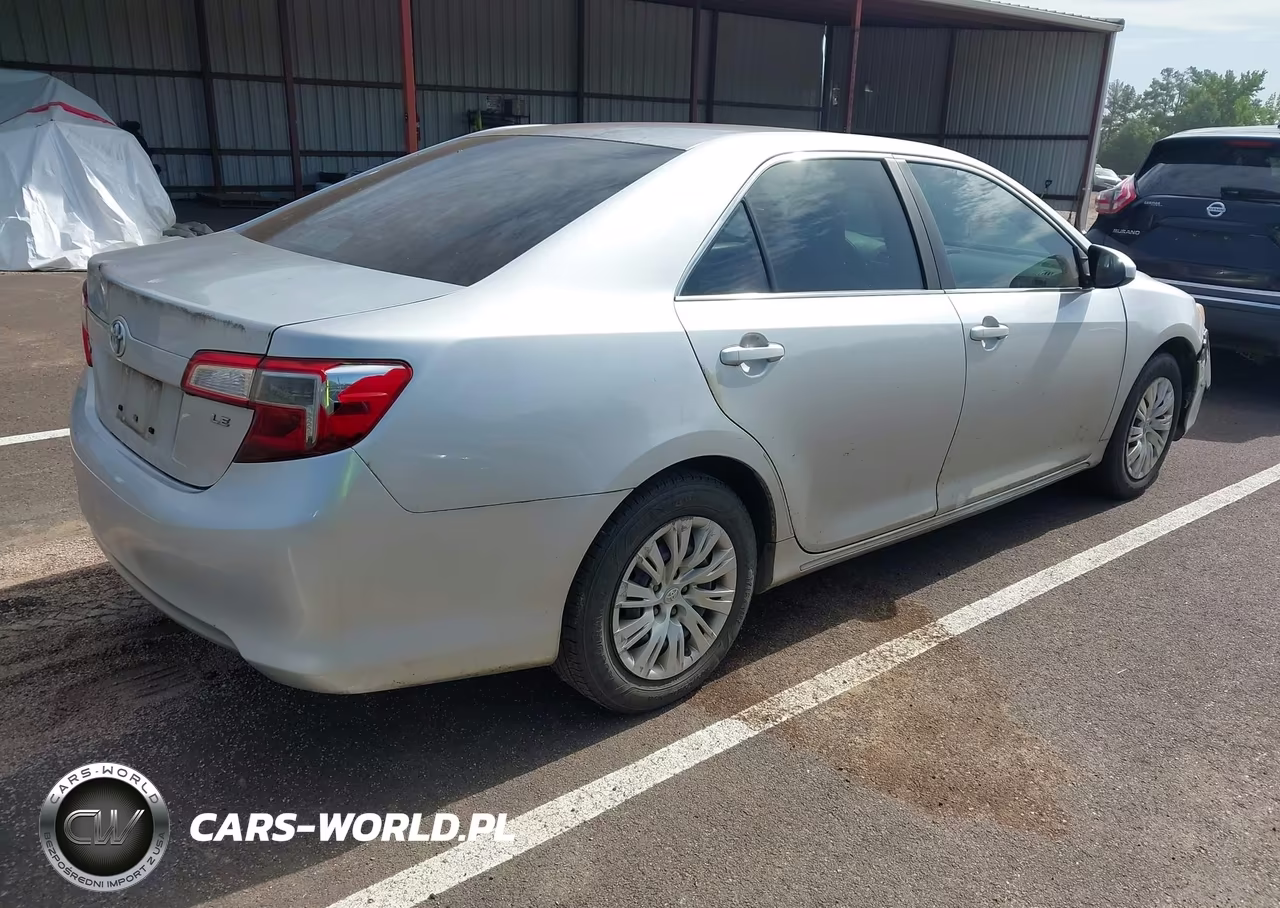 2013 Toyota Camry Le VIN:4T4BF1FK8DR286928 - 4
