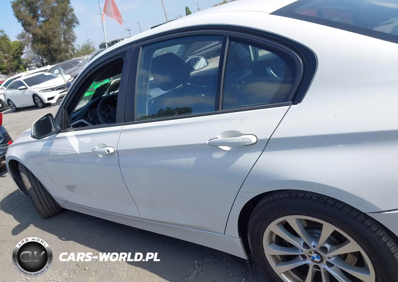 2016 BMW 320I xDrive VIN:WBA8E5G55GNU20284 - 14