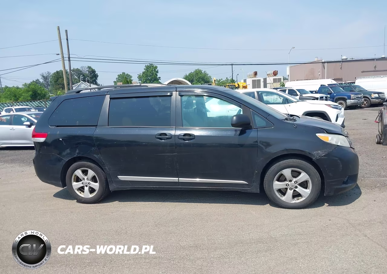 2011 Toyota Sienna Le V6 VIN:5TDKK3DC9BS161858 - 13